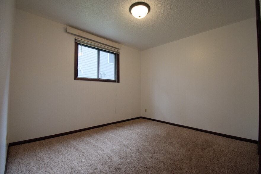 Building Photo - 803 8th St N