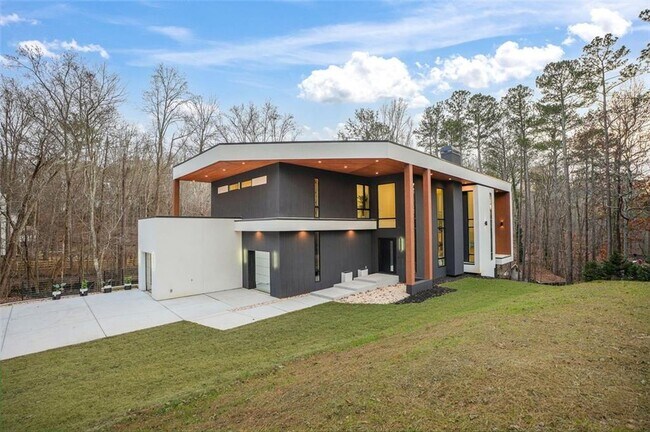 Building Photo - 1736 Cox Rd