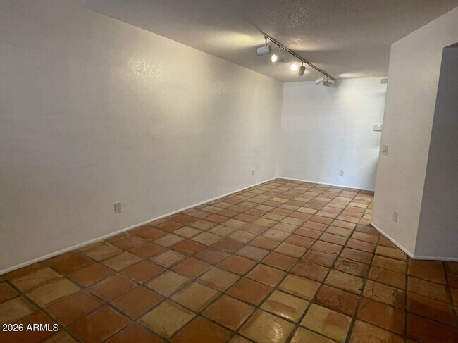 Building Photo - 8625 E Belleview Pl