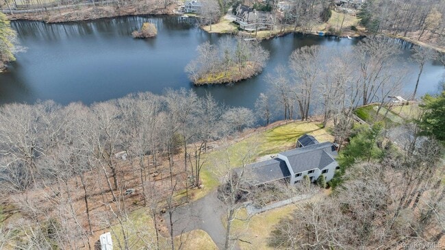 Building Photo - 83 Burning Tree Rd
