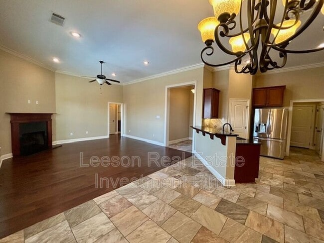 Building Photo - 2912 Paradise Dr