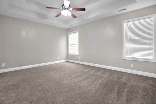 Building Photo - Pet Friendly Four Bedroom!