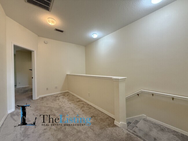 Building Photo - 4052 Alan Dr