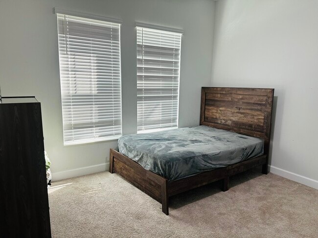 Building Photo - 5461 Pecan Dr