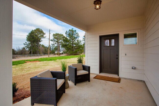 Building Photo - 4025 Ashley Dr