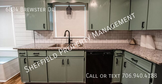Building Photo - Beautiful home available today!