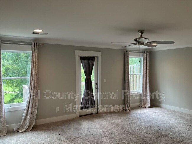 Building Photo - 415 Sunbelt Dr
