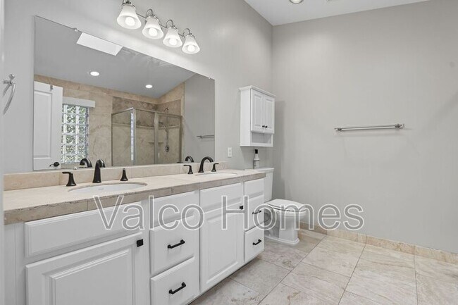 Building Photo - 6326 N 14th Pl