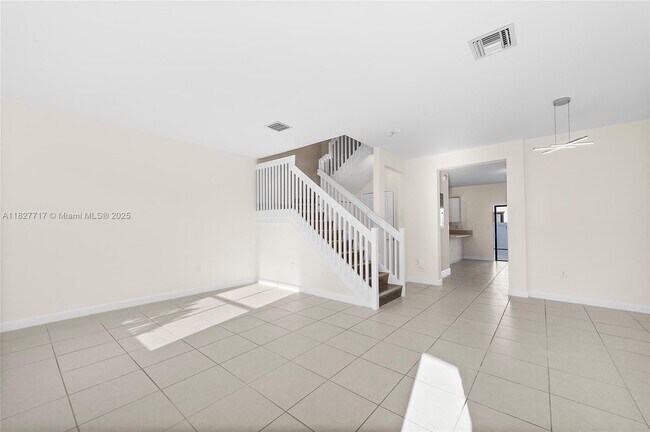 Building Photo - 11120 W 32nd Ln