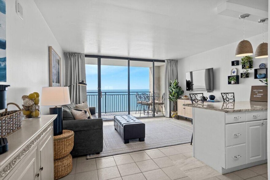 Building Photo - 5523 N Ocean Blvd