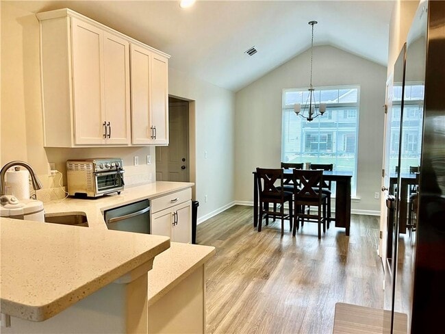 Building Photo - 283 Chestnut Dr