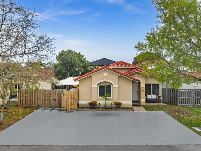 Building Photo - 7879 NW 193rd Ter