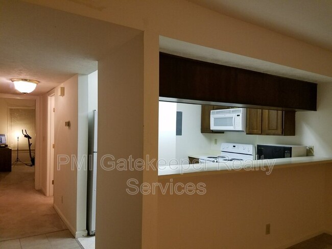 Building Photo - 10555 Montgomery Rd
