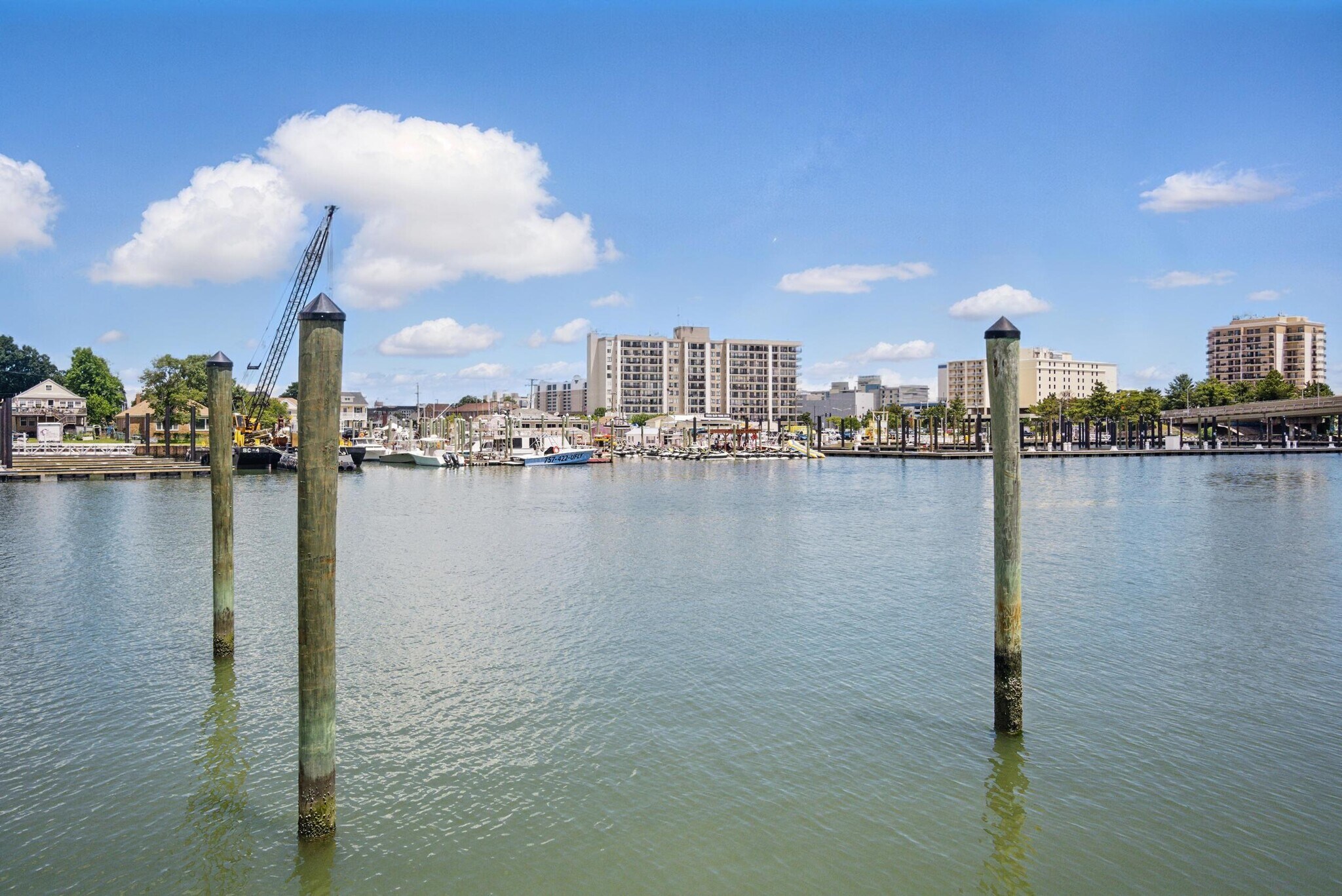 Building Photo - 401 Harbour Pt