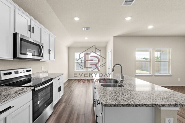 Building Photo - Beautiful 3 bedroom 2 bathroom home