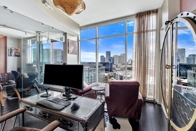 Building Photo - Fully Furnished 15th Floor Condo At Icon I...
