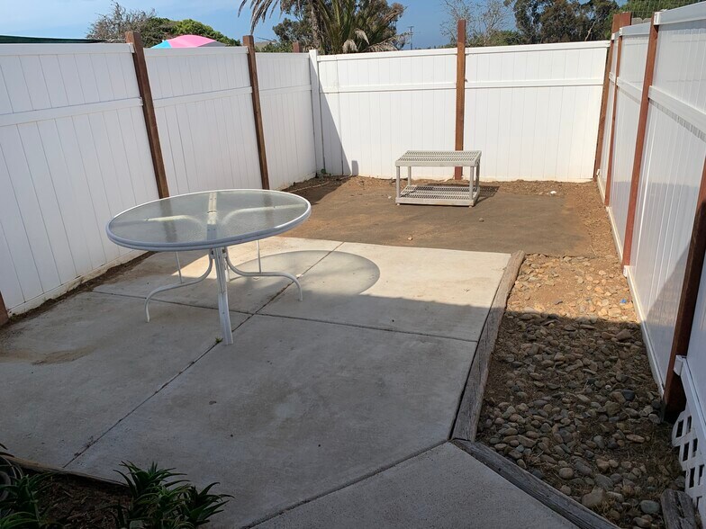 Building Photo - 2347 Pio Pico Dr