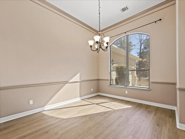 Building Photo - 6202 Sugar Bush Dr