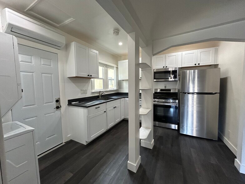 Building Photo - 3308 Glenhurst Ave