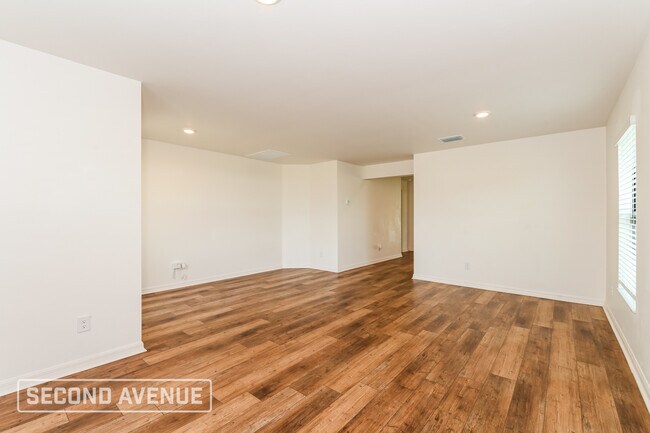 Building Photo - 1710 NW 18th St