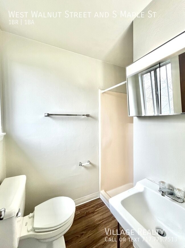 Building Photo - 86 W Walnut St