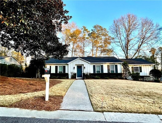 Building Photo - 245 Willow Springs Dr