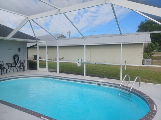 Building Photo - 4007 Skyline Blvd