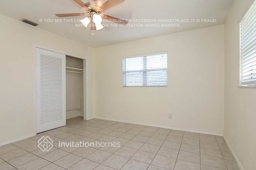 Building Photo - 2160 Riviera Dr