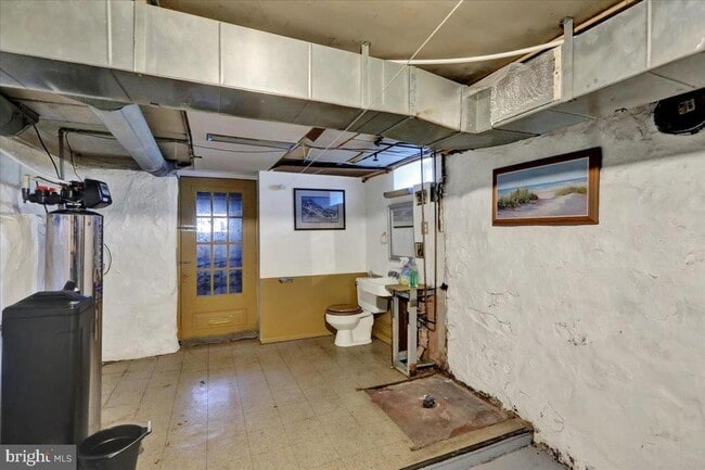 Building Photo - 614 S 18 1/2 St