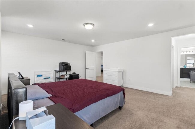 Building Photo - 6713 Ondantra Bnd