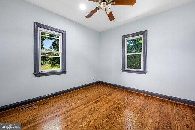 Building Photo - 3714 W Cold Spring Ln