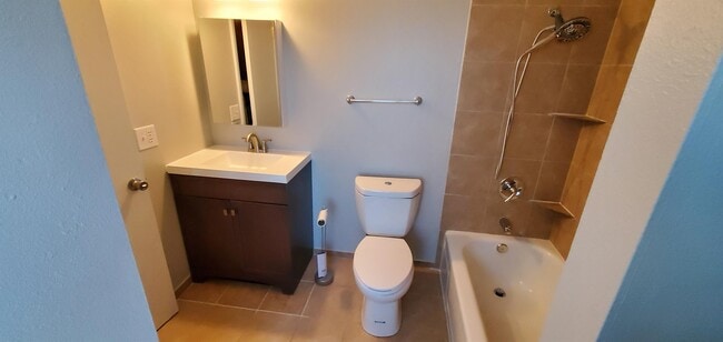 Building Photo - 13605 E Yale Ave