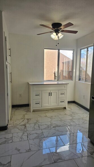 Building Photo - 2229 Goldhill Way