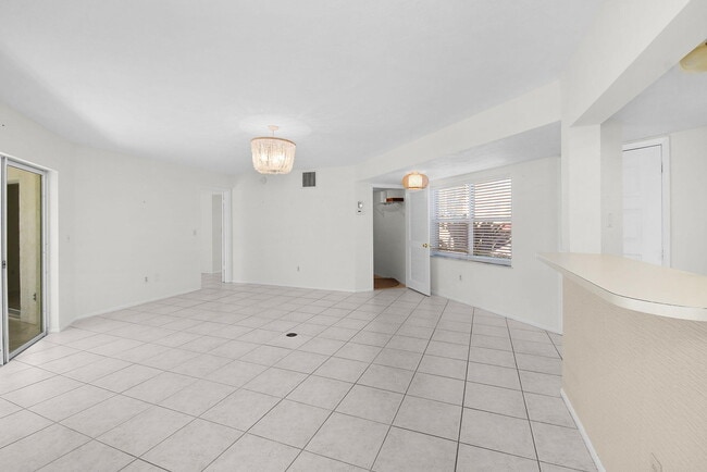 Building Photo - 3254 SE Aster Ln