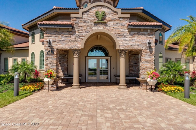 Building Photo - 7644 Loren Cove Dr