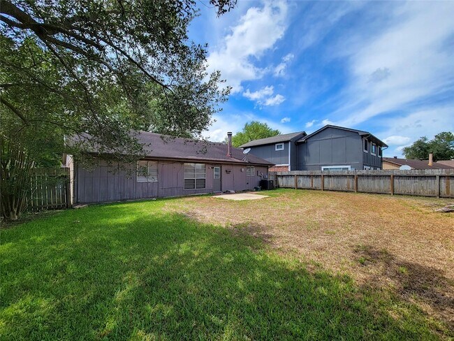 Building Photo - 3415 Wingdale Ct