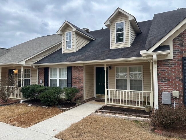 Building Photo - 722 Hobbs Rd SE