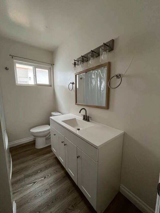 Building Photo - 3205-3207 42nd St.