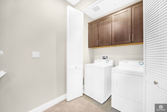 Building Photo - 3909 Portola Cmn