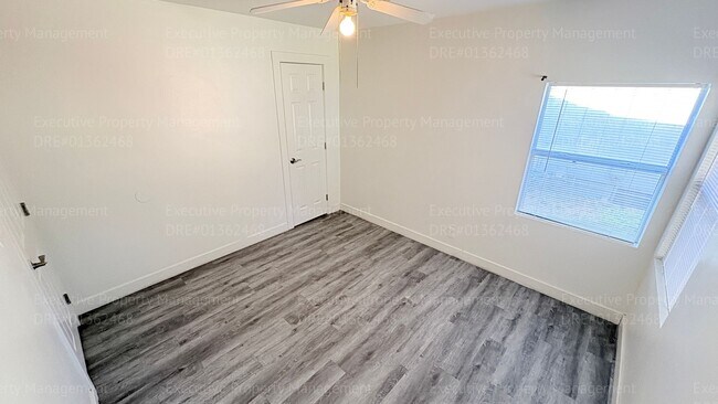 Building Photo - 2238 Lindora St