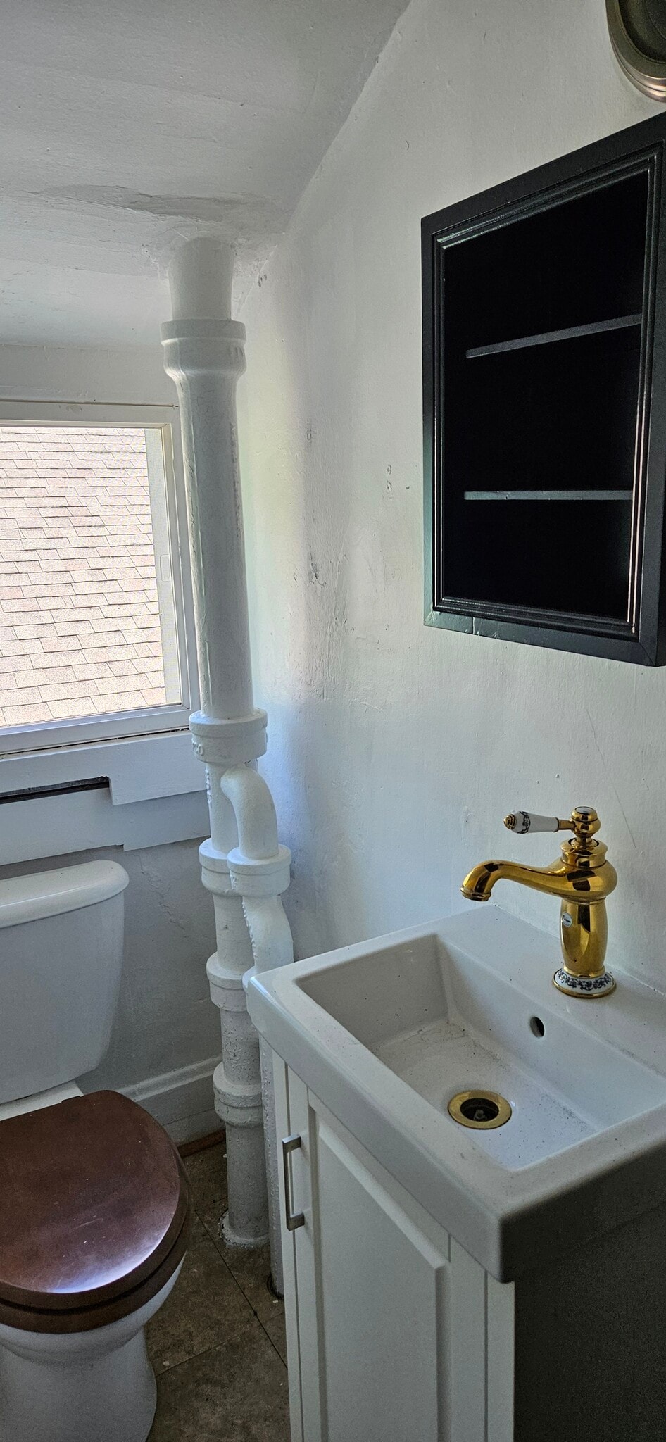 Building Photo - 129 N Bergan Ave