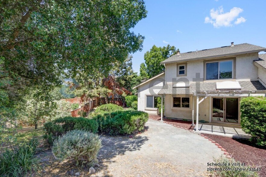 Building Photo - 1936 Lake View Pl