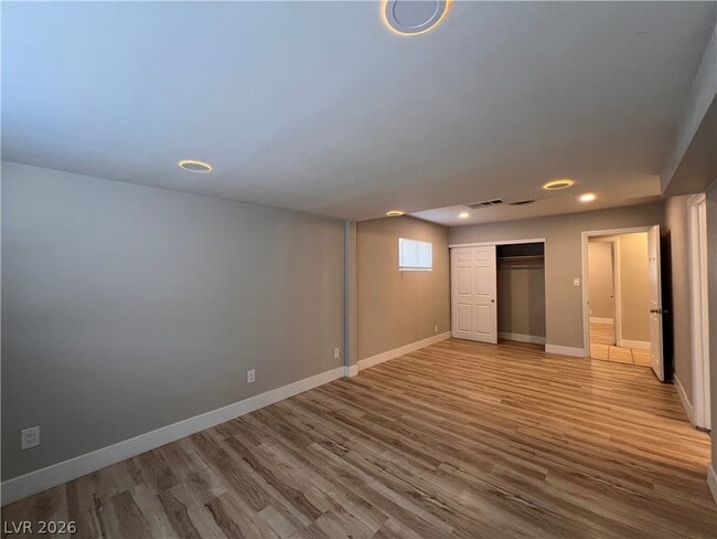 Building Photo - 2624 E Brady Ave