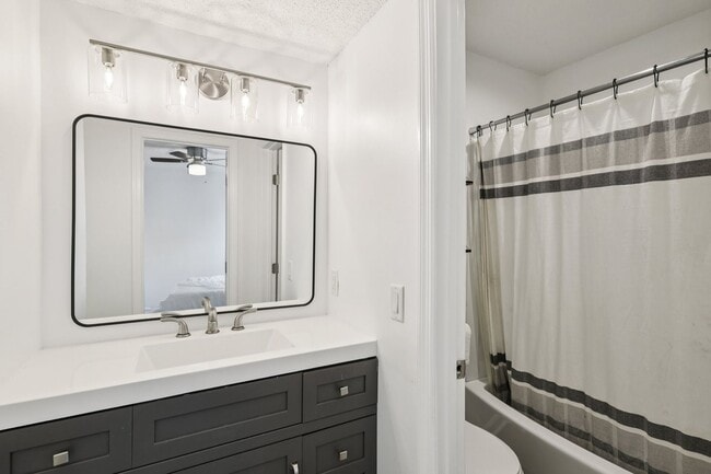 Building Photo - Stunning remodel