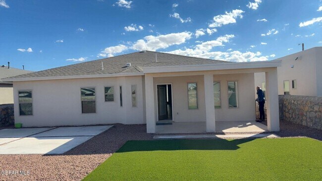 Building Photo - 14509 Johnny Mata Dr
