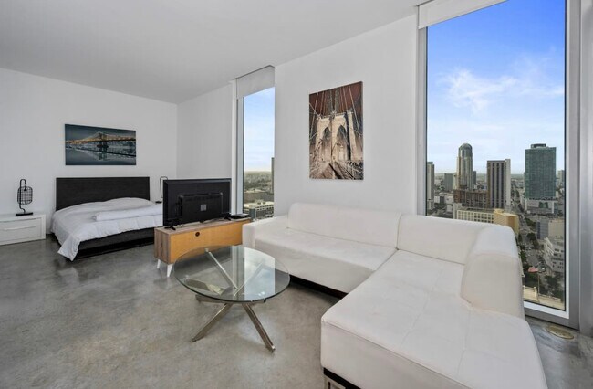 Wonderful space - 151 SE 1st St