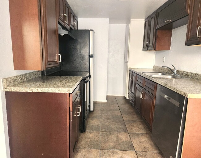 Building Photo - Prime Mesa Location with Community Pool & Strong Rental Appeal