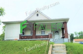 Building Photo - Huge 2-bedroom home with beautiful finishes