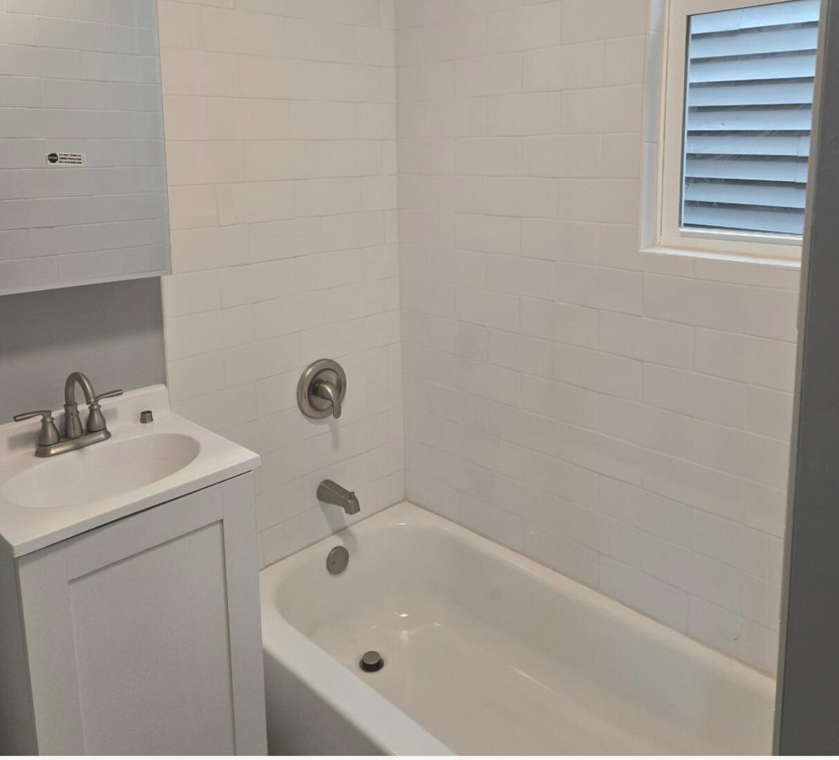 Building Photo - 1915 N Karlov Ave