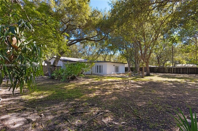 Building Photo - 16412 SW 74 CT